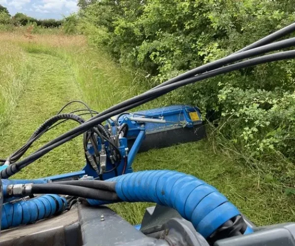 multione loader hedge edge cutting